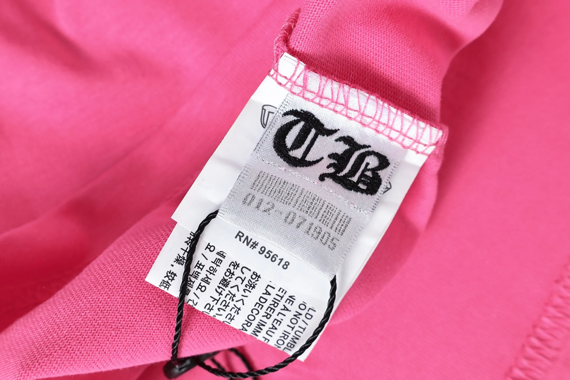 P150 Cross-border model, please do not place an order if you are pursuing quality -Chrome Hearts/Chrome Heart Cross Sanskrit foam printed short-sleeved T-shirt -High weight, high density and high quality. The wool is soft, delicate and skin-friendly. It feels soft and silky. It has excellent warmth and skin-friendly properties.